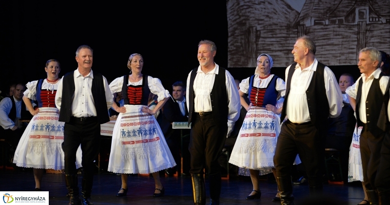 A Szabolcs Néptáncegyüttes jubileumi gálája