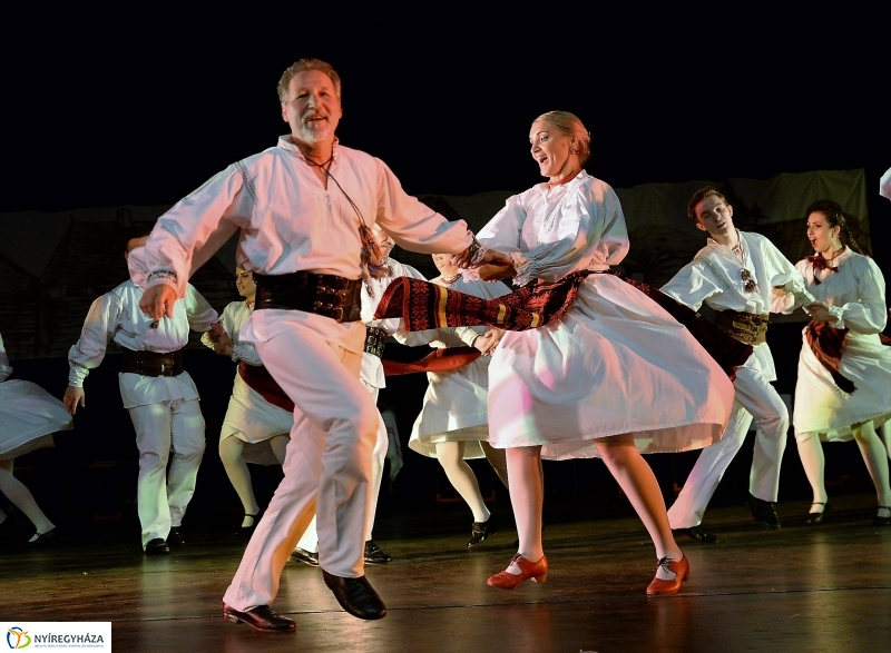 A Szabolcs Néptáncegyüttes jubileumi gálája