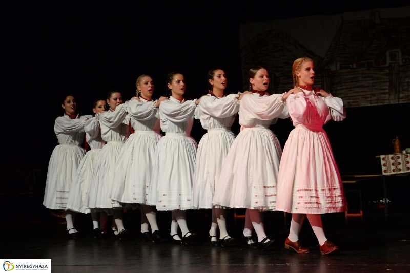 A Szabolcs Néptáncegyüttes jubileumi gálája