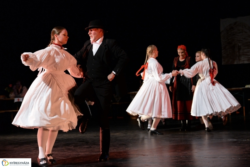 A Szabolcs Néptáncegyüttes jubileumi gálája