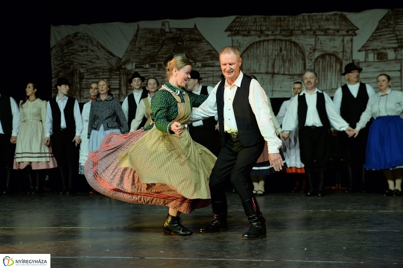 A Szabolcs Néptáncegyüttes jubileumi gálája