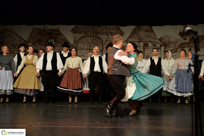 A Szabolcs Néptáncegyüttes jubileumi gálája