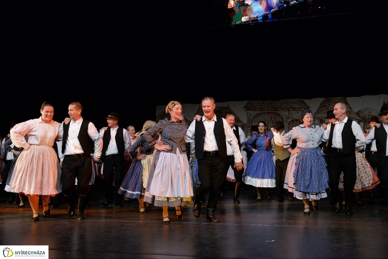 A Szabolcs Néptáncegyüttes jubileumi gálája