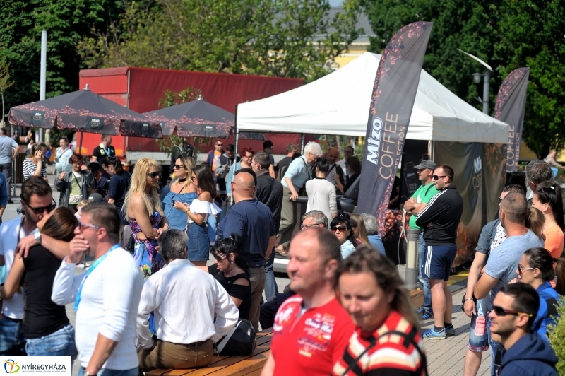 Reggeli só Nyíregyházán - fotó Szarka Lajos