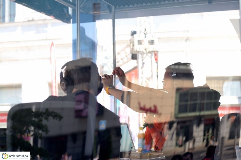 Reggeli só Nyíregyházán - fotó Szarka Lajos