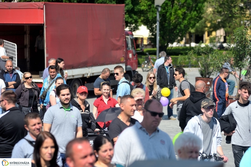 Reggeli só Nyíregyházán - fotó Szarka Lajos