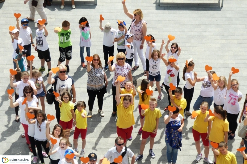 Mindenkinek becsengettek - fotó Szarka Lajos