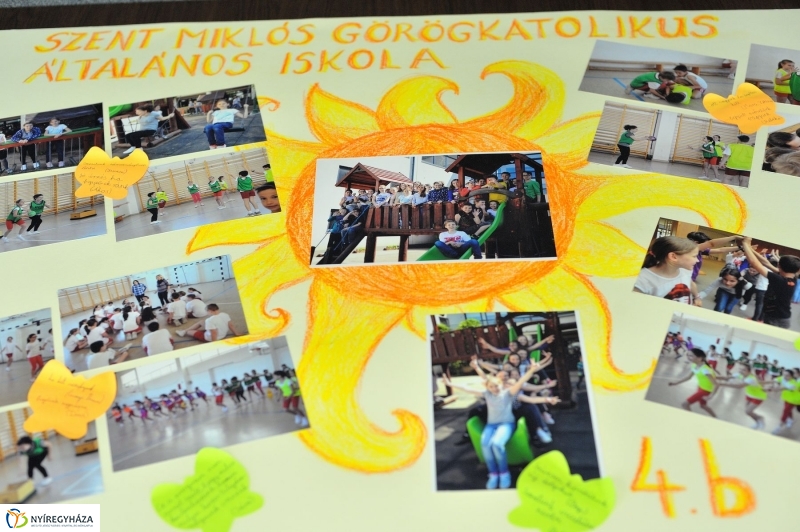 Mindenkinek becsengettek - fotó Szarka Lajos