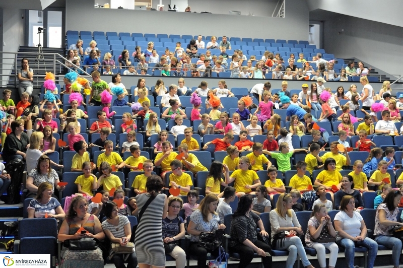 Mindenkinek becsengettek - fotó Szarka Lajos