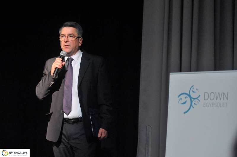 Mindenkinek becsengettek - fotó Szarka Lajos