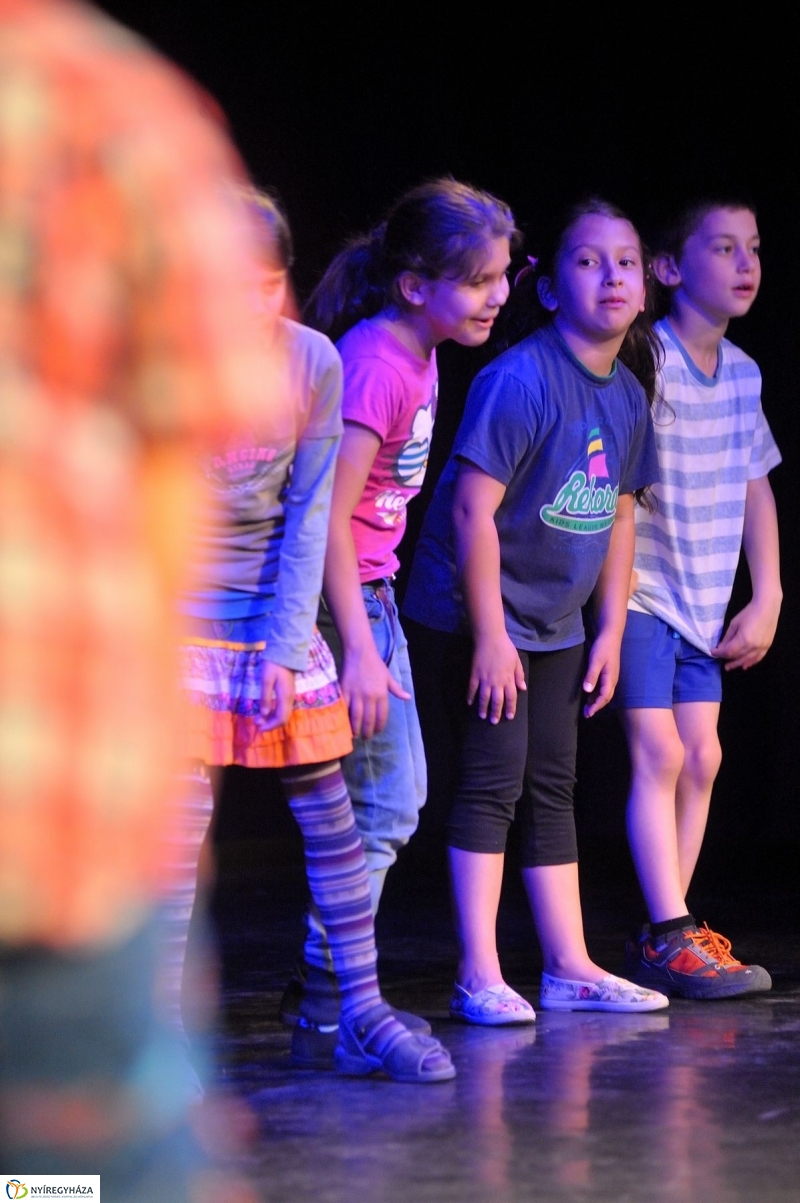 Mindenkinek becsengettek - fotó Szarka Lajos