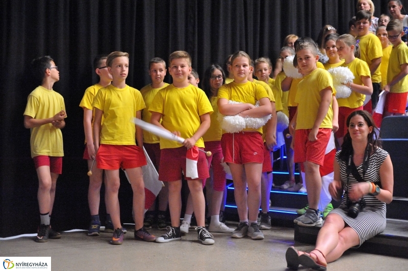 Mindenkinek becsengettek - fotó Szarka Lajos