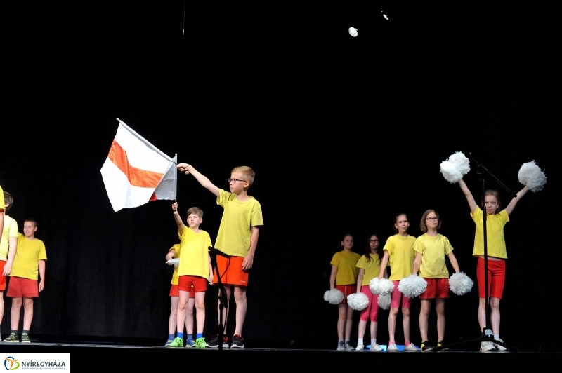 Mindenkinek becsengettek - fotó Szarka Lajos