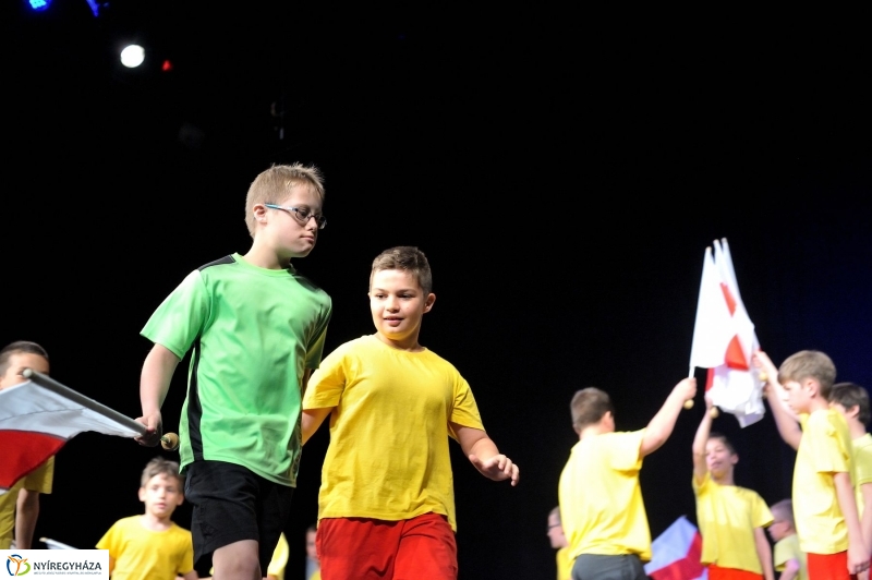 Mindenkinek becsengettek - fotó Szarka Lajos