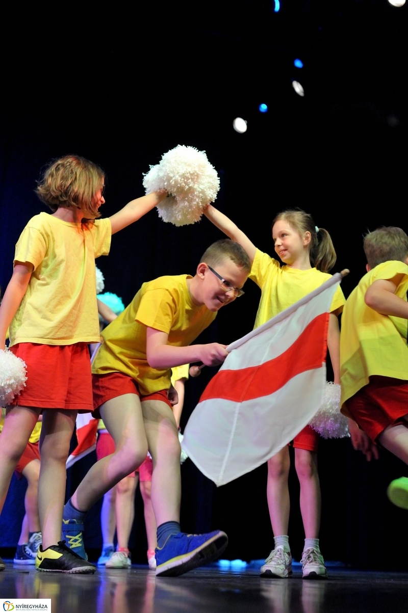 Mindenkinek becsengettek - fotó Szarka Lajos