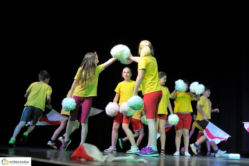 Mindenkinek becsengettek - fotó Szarka Lajos