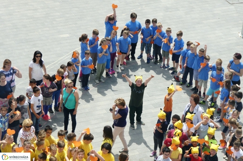Mindenkinek becsengettek - fotó Szarka Lajos