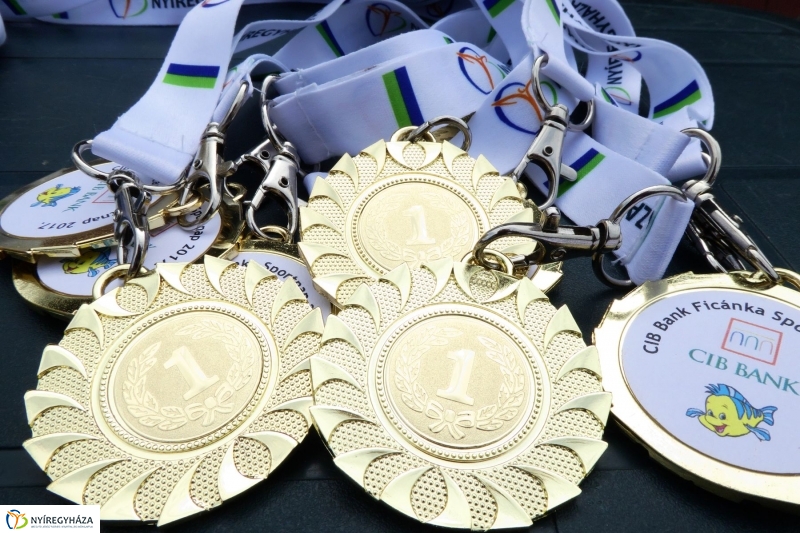 Oviverseny a stadionban - fotó Szarka Lajos