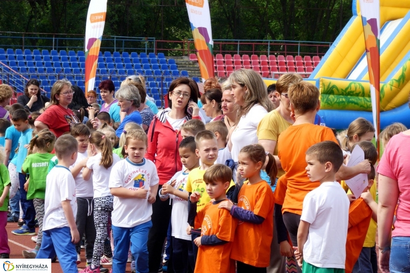 Oviverseny a stadionban - fotó Szarka Lajos