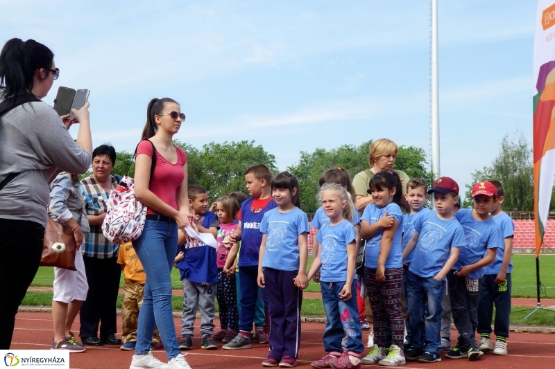Oviverseny a stadionban - fotó Szarka Lajos