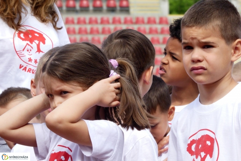 Oviverseny a stadionban - fotó Szarka Lajos