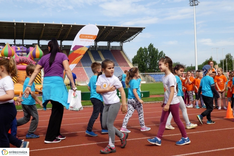 Oviverseny a stadionban - fotó Szarka Lajos