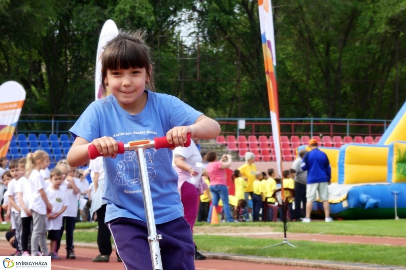Oviverseny a stadionban - fotó Szarka Lajos