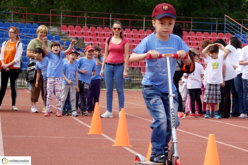 Oviverseny a stadionban - fotó Szarka Lajos