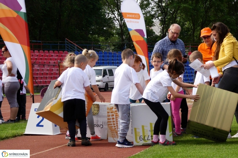 Oviverseny a stadionban - fotó Szarka Lajos