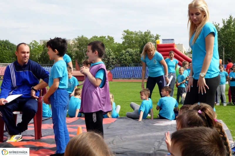 Oviverseny a stadionban - fotó Szarka Lajos