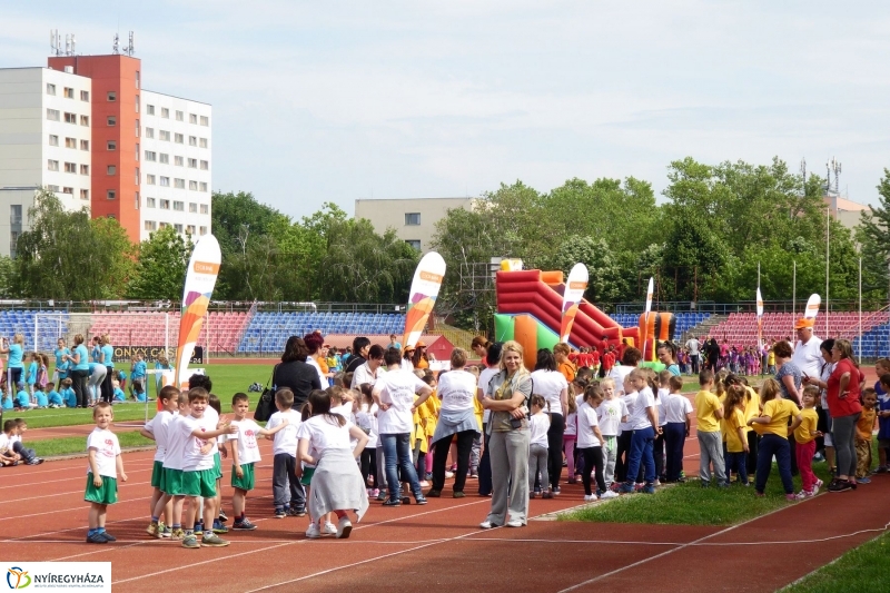 Oviverseny a stadionban - fotó Szarka Lajos