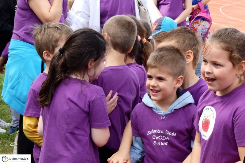 Oviverseny a stadionban - fotó Szarka Lajos