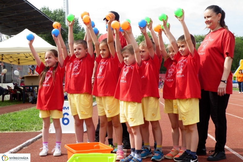 Oviverseny a stadionban - fotó Szarka Lajos
