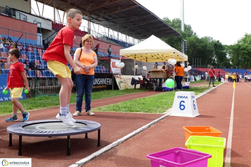 Oviverseny a stadionban - fotó Szarka Lajos