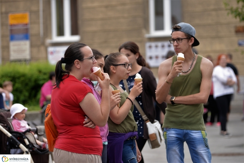 A 9 éves Korzó születésnapi partiján