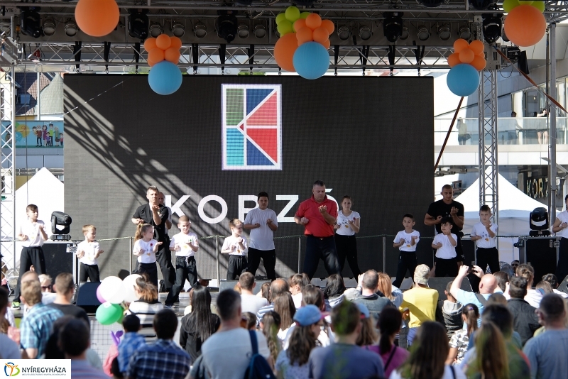 A 9 éves Korzó születésnapi partiján