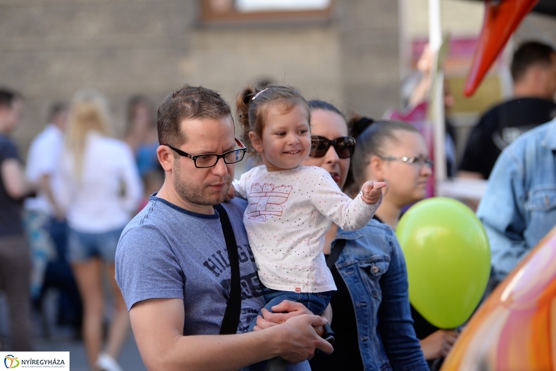 A 9 éves Korzó születésnapi partiján