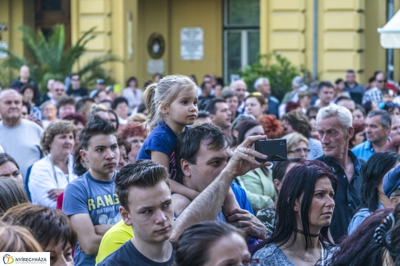 Keresztes Ildikó koncert a Szelektív Szombaton