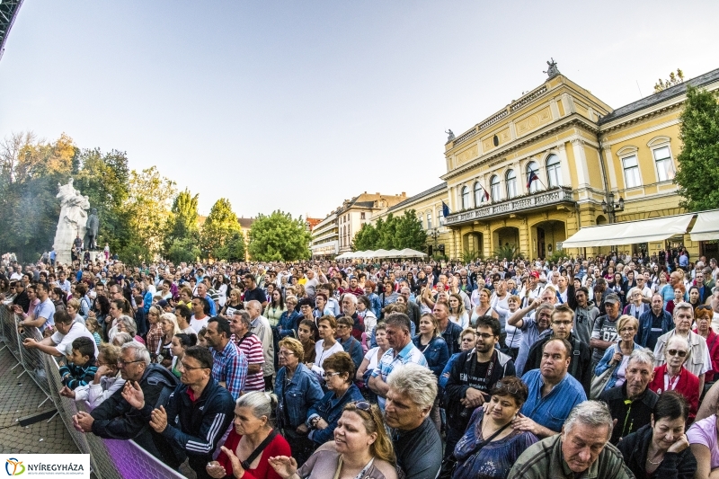 Keresztes Ildikó koncert a Szelektív Szombaton