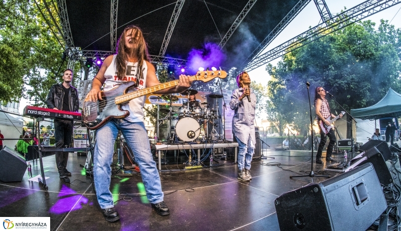 Keresztes Ildikó koncert a Szelektív Szombaton