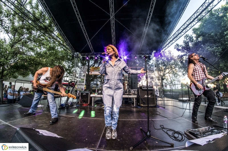 Keresztes Ildikó koncert a Szelektív Szombaton