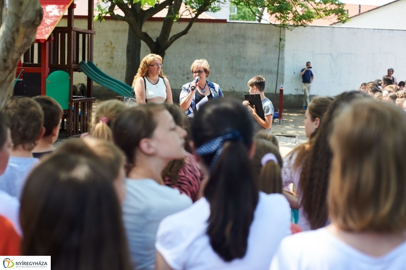 Játszótér a Bem iskolában - fotó Szarka Lajos