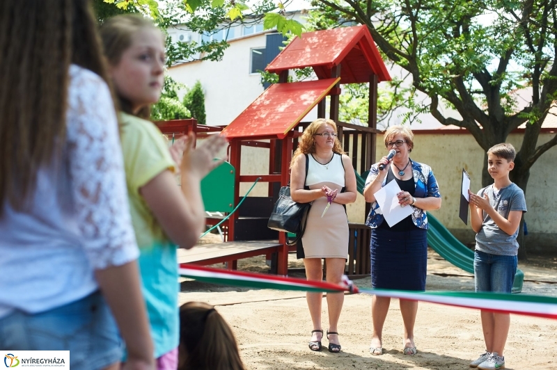 Játszótér a Bem iskolában - fotó Szarka Lajos