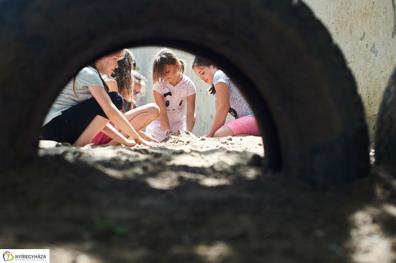 Játszótér a Bem iskolában - fotó Szarka Lajos