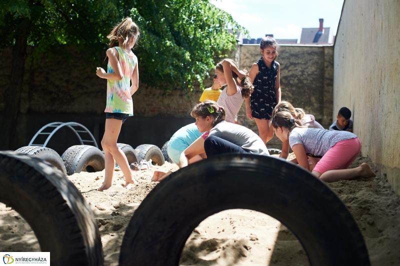 Játszótér a Bem iskolában - fotó Szarka Lajos
