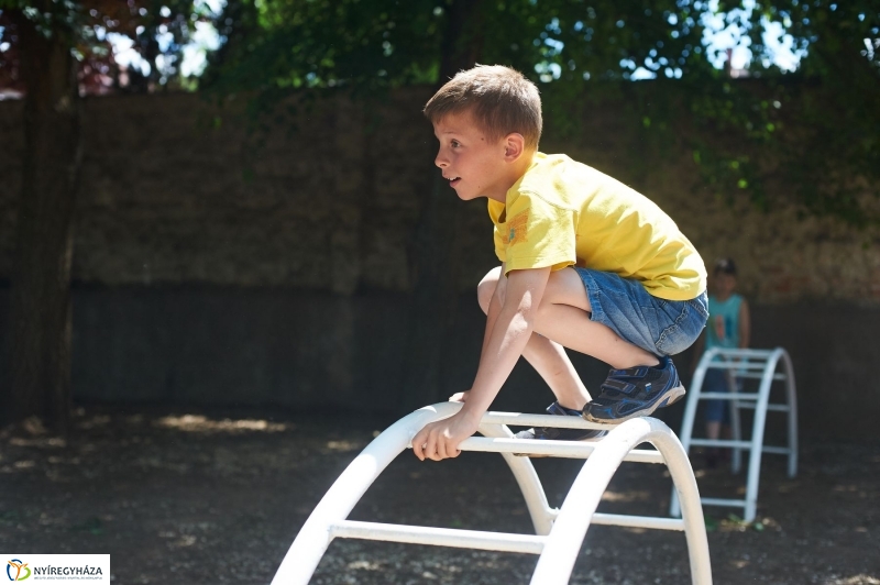 Játszótér a Bem iskolában - fotó Szarka Lajos