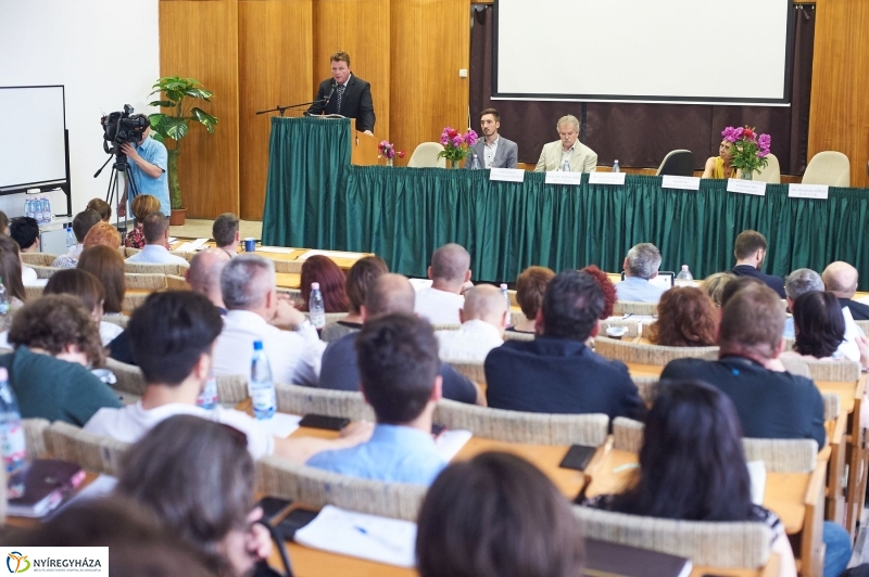Ifjúsági konferencia az egyetemen - fotó Szarka Lajos
