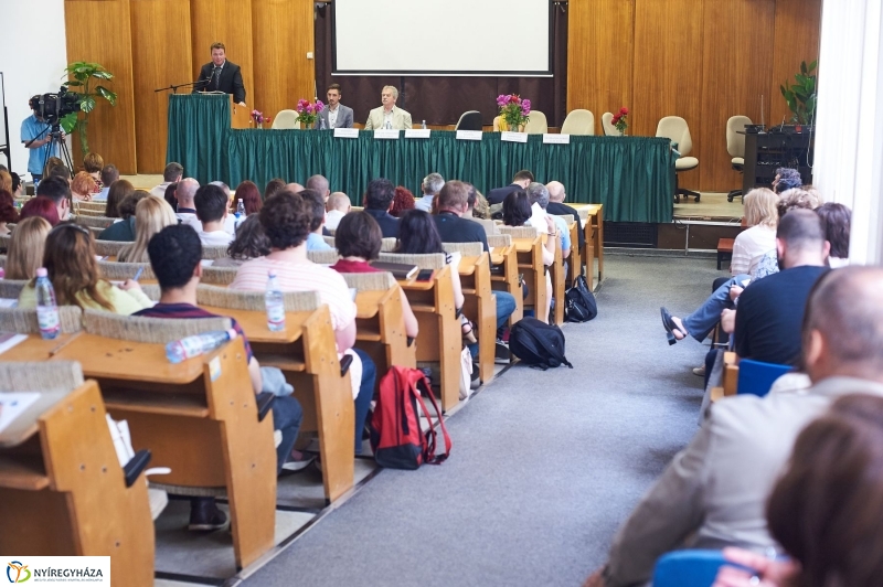Ifjúsági konferencia az egyetemen - fotó Szarka Lajos