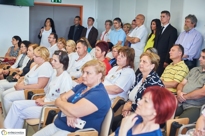 Helikopter leszálló a kórházban - fotó Szarka Lajos