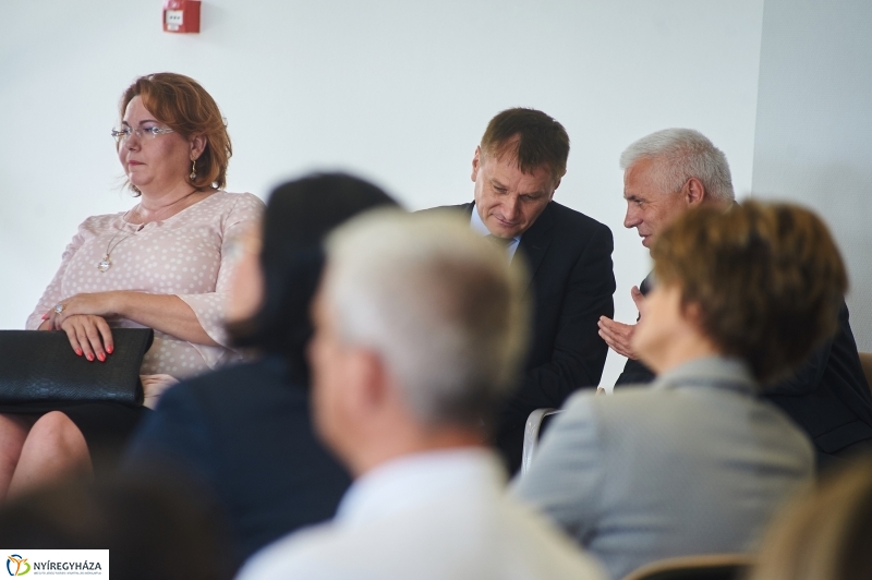 Helikopter leszálló a kórházban - fotó Szarka Lajos